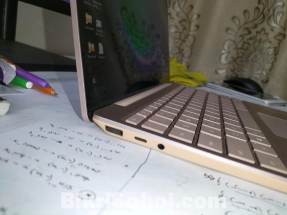 microsoft surface laptop Go